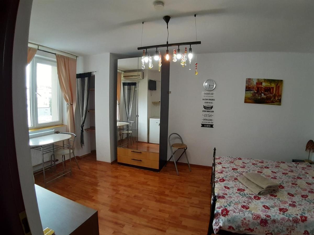 Piata Amzei Old Town Apartment บูคาเรสต์ ภายนอก รูปภาพ