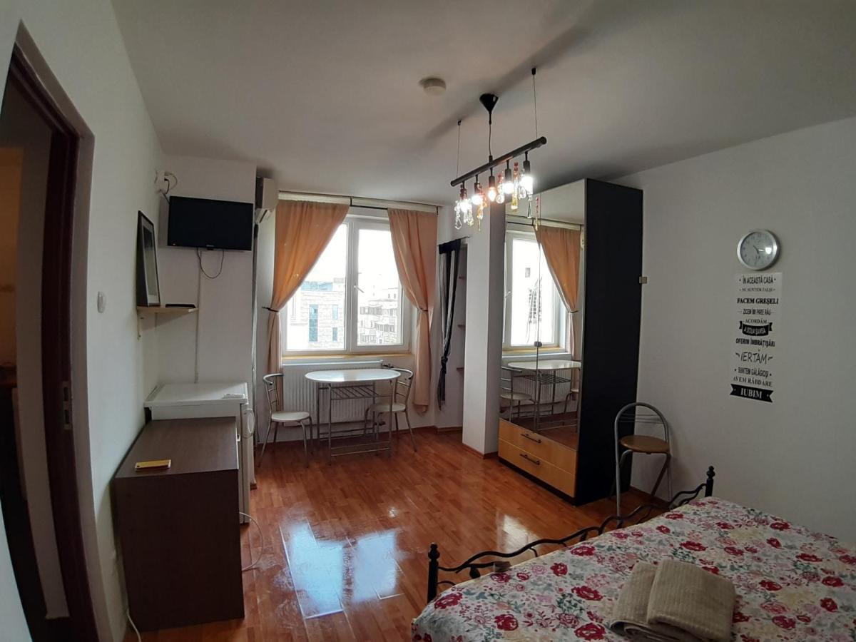 Piata Amzei Old Town Apartment บูคาเรสต์ ภายนอก รูปภาพ